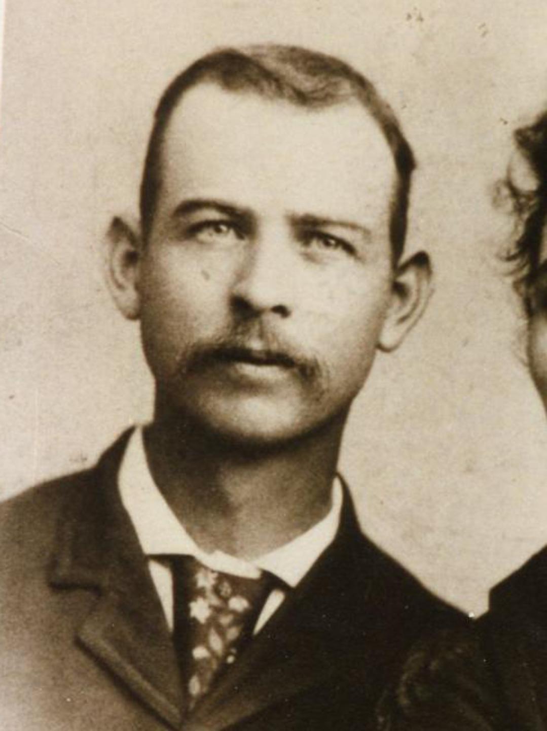 Lorenzo Edwin Tibbitts (1861 - 1910) Profile
